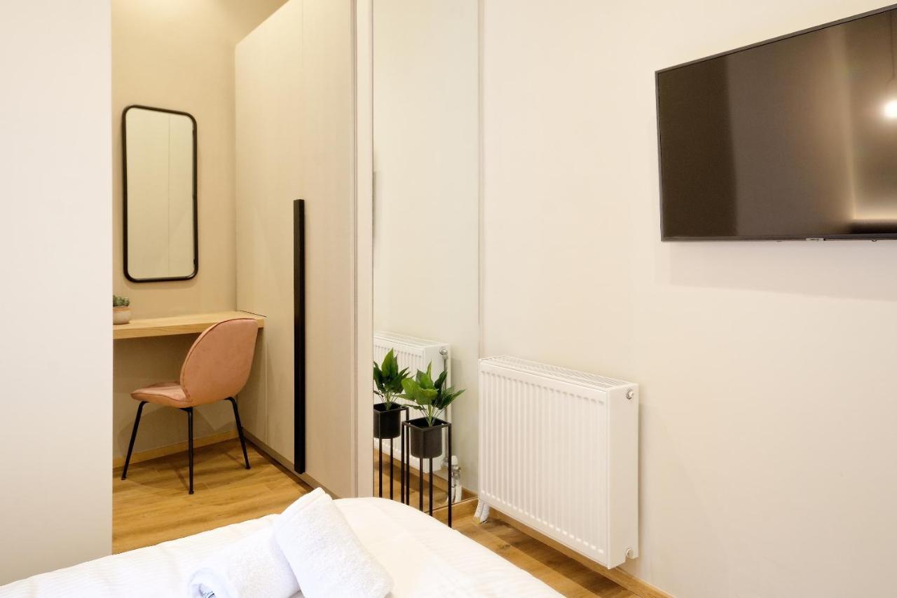 The Flirty Athens Apartment Exterior photo