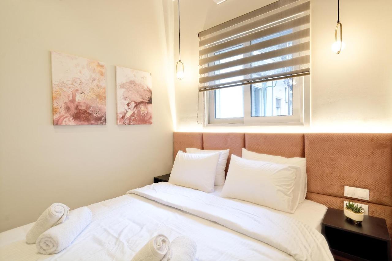 The Flirty Athens Apartment Exterior photo